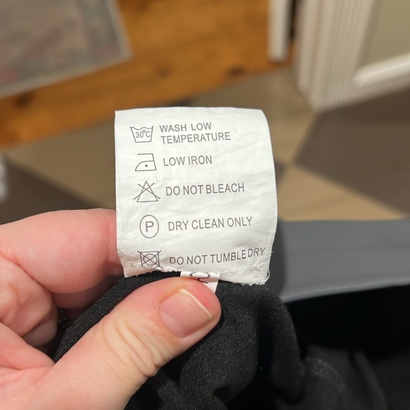 Faux leather leggings - Picture 5 of 7